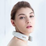 New SKG Smart Neck Massager With Heating Function Wireless 3D Travel Lightweight Electric Neck Massage Equipment With Remote For Commute Shopping- White
